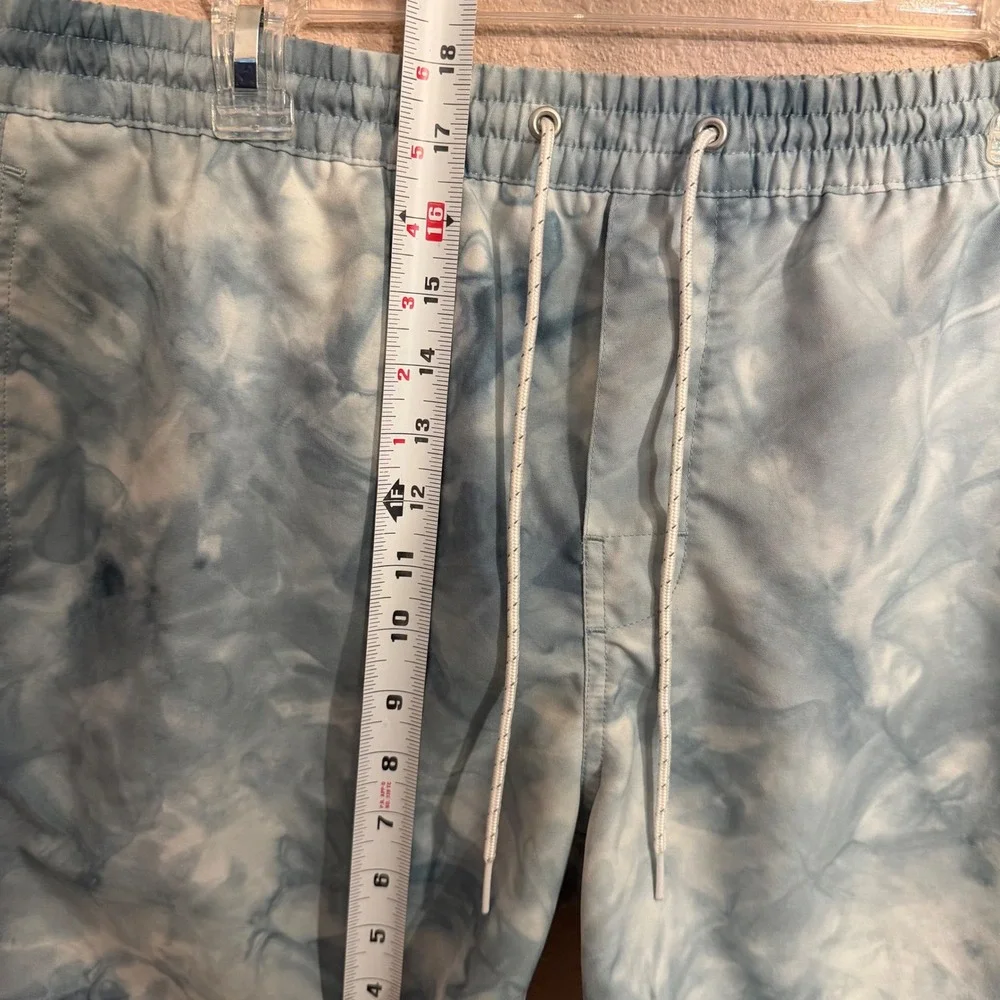 Outerknown Nomadic Volley Shorts Mens Medium Blue Tie Dye Swim Trunks Quick Dry